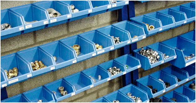 Lager Kurstjens Brunnenbohrunternehmen mit umfangreichem Sortiment an Wasserpumpenteilen
