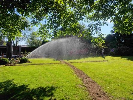 Professionelle Bewässerungsanlage für Gartenbewässerung mit Grundwasser